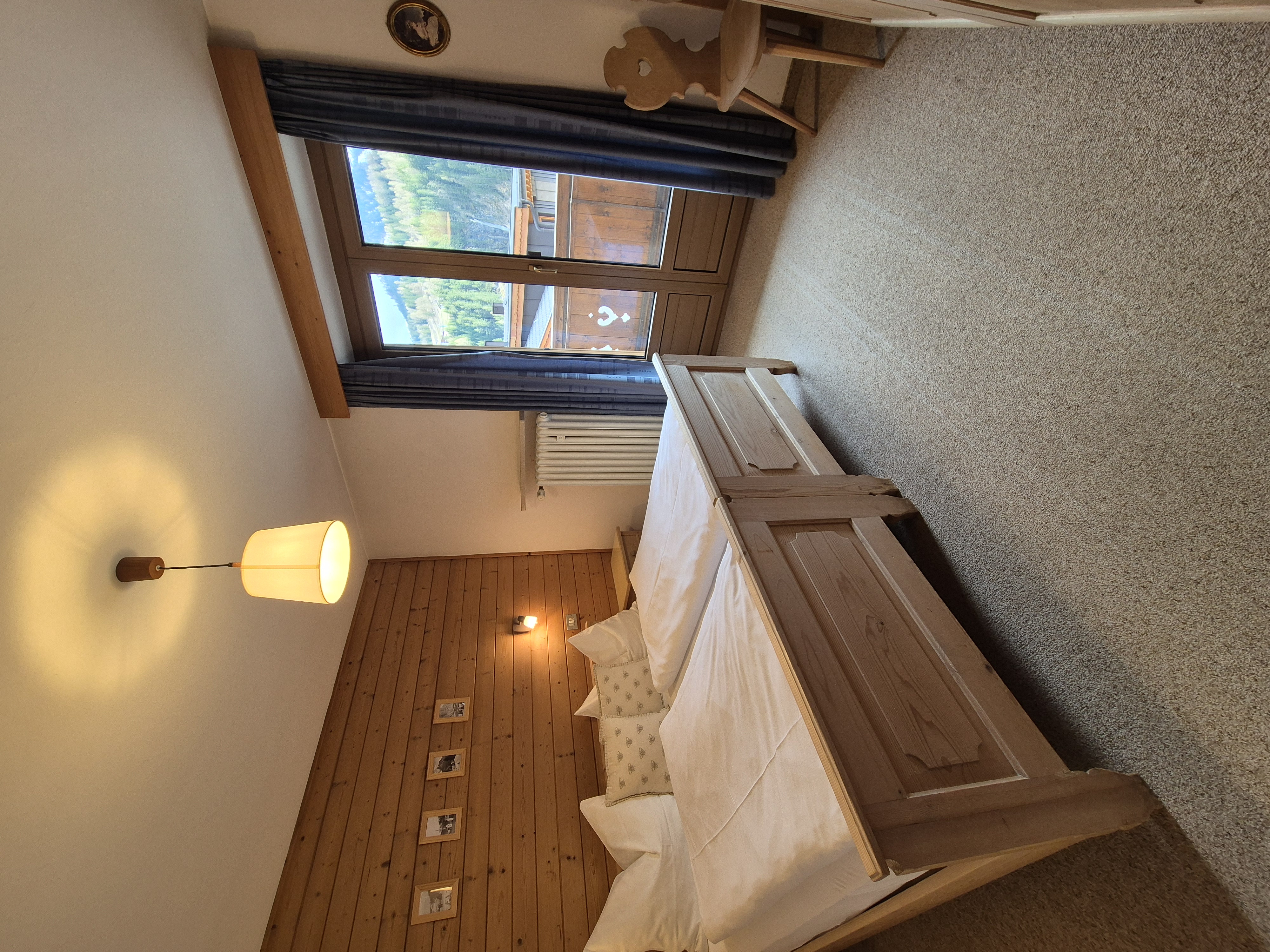 Kleineres Doppelzimmer mit Balkon